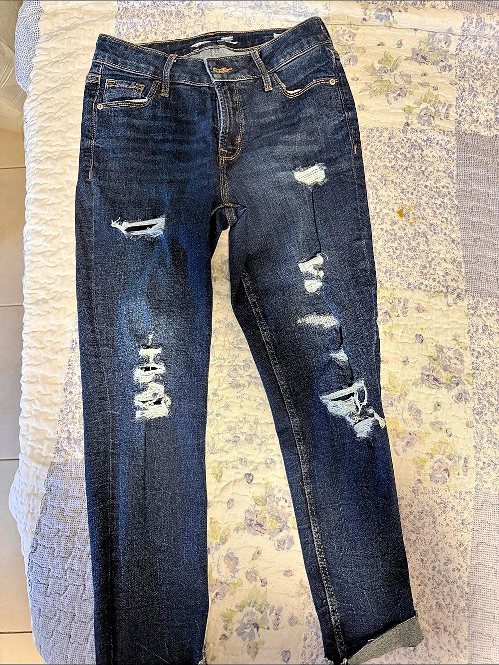 Old Navy Mid-Rise Rockstar Distressed Skinny Jeans Distressed Skinny Jeans in